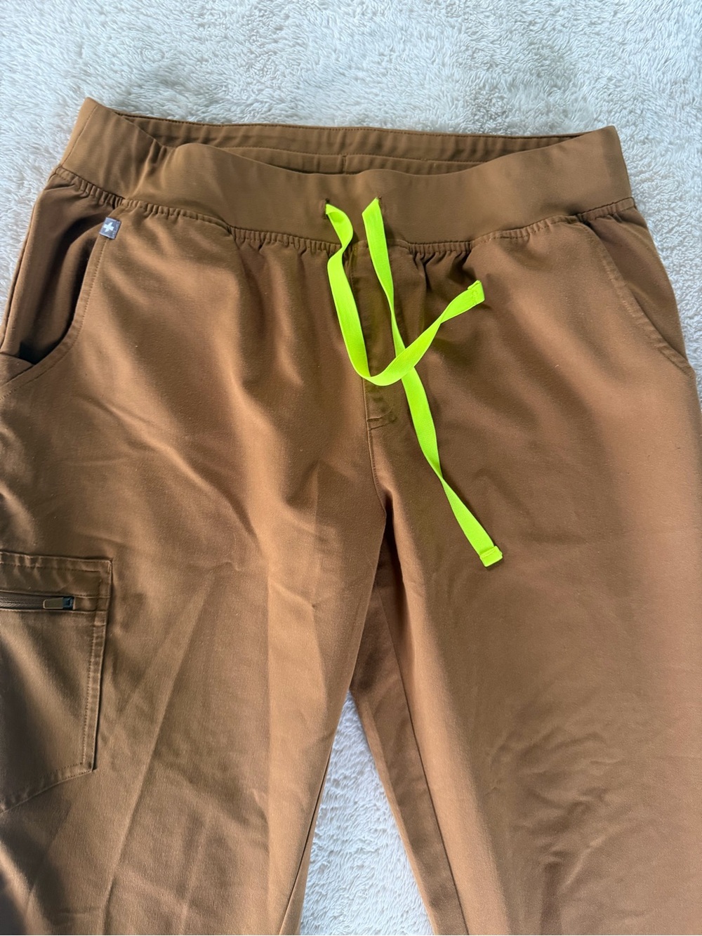 FIGS Zamora Jogger Scrub Pants in Earth sz L Petite - Picture 3 of 10